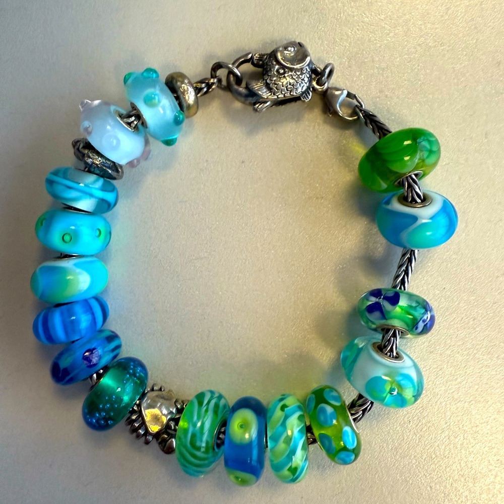 Trollbeads Bracelet with 18 beads, stopper and fish clasp